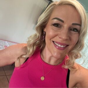 Meet your Posher, Deidra